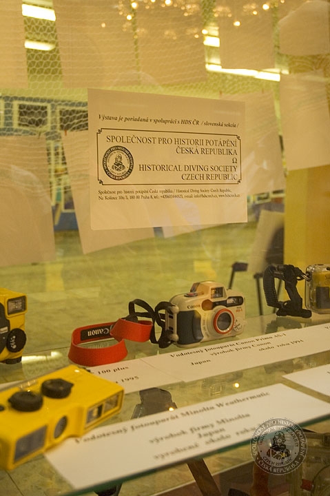 Expozícia HDS CZ (Peter Ferdinandy) vodotesných obalov na fotoaparáty pre potápačov. 