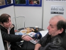 Honza Matoušek poskytuje rozhovor redaktorce Českého rozhlasu.Foto: © 2012 Jan Eisenmann